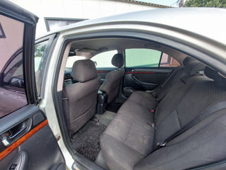 Toyota Avensis foto 3