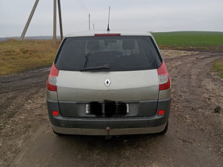 Renault Grand Scenic foto 2