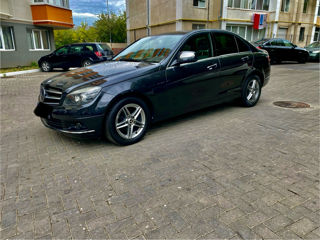 Mercedes C-Class foto 1