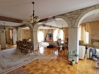 Chirie! Casa,Buiucani, str. Ștefan Neagă, casă în doua nivele + 6 ari, 5 camere, 500 m2! foto 6