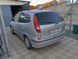 Nissan Almera Tino foto 3