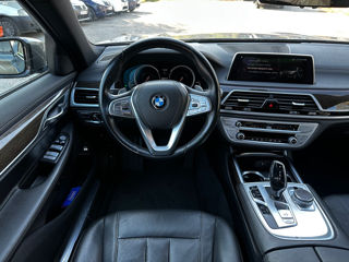 BMW 7 Series foto 8