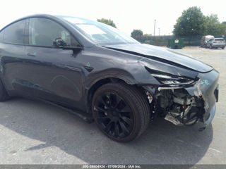 Tesla Model Y foto 7