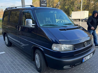 Volkswagen Caravelle foto 2