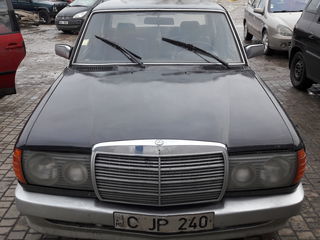 Mercedes Series (W123) foto 3