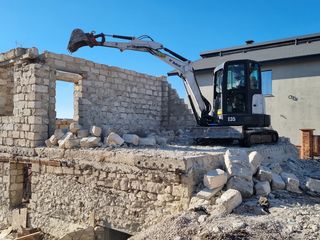 Excavator Servicii de demolare a construcțiilor Excavator Bobcat. foto 6