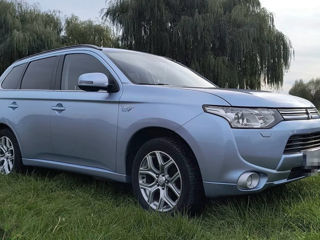 Mitsubishi Outlander foto 3