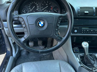 BMW 5 Series foto 10