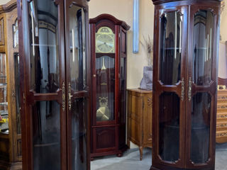 Set de doua vitrine colt,din lemn foto 12