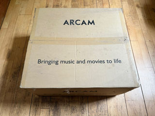 Arcam AVR 300 Home Cinema Receiver Amplifier в упаковке