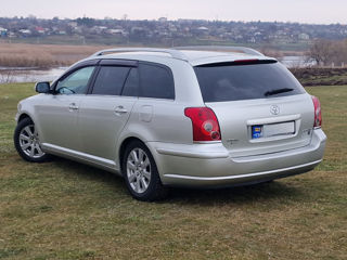 Toyota Avensis foto 6