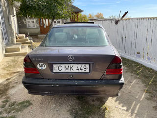 Mercedes C-Class foto 4