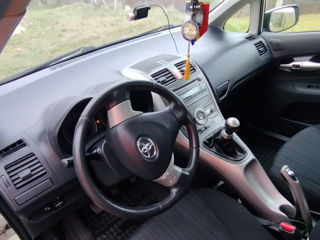 Toyota Auris foto 2