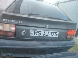 Renault 19 foto 3