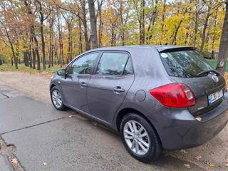 Toyota Auris foto 2