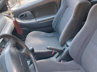 Mazda 323 foto 5