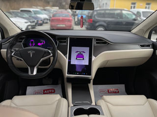 Tesla Model X foto 9