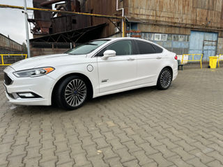 Ford Fusion foto 2