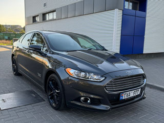 Ford Fusion foto 2