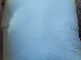 Подушка пух- перо, неиспользованное размер 80/80 - 50 лей. Лежало в шкафу и запылилось. Ботаника. foto 2