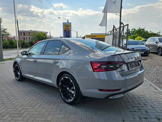 Skoda Superb foto 2