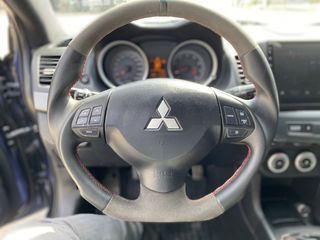 Mitsubishi Lancer foto 4