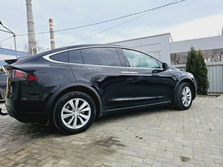 Tesla Model X foto 4