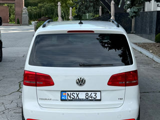 Volkswagen Touran foto 2