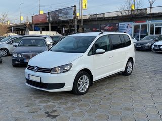 Volkswagen Touran foto 3