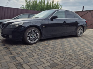 BMW 5 Series foto 2