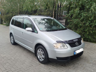 Volkswagen Touran foto 6