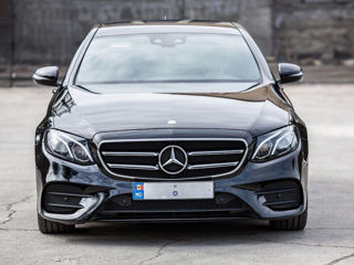 Chirie Mercedes Benz de lux albe&negre / Aренда Mercedes Benz люксовые белые&черные (20) foto 1