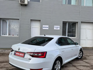 Skoda Superb foto 4