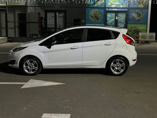 Ford Fiesta foto 6