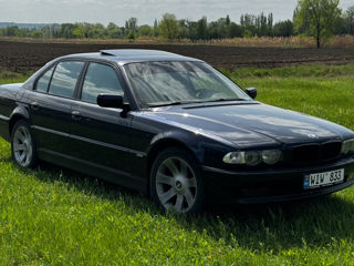 BMW 7 Series foto 2