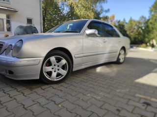 Mercedes E-Class foto 5