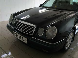 Mercedes E Class foto 1