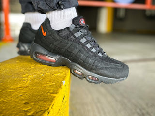 Nike Air Max 95 Black/Orange foto 2