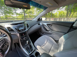 Hyundai Elantra foto 6