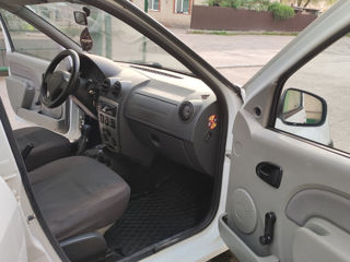 Dacia Logan foto 8