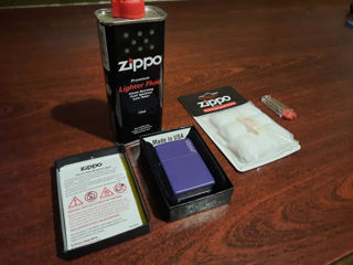 Новые: Зажигалка Zippo Classic Black Matte  + бензин + кремни + аксесуары