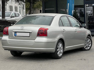 Toyota Avensis foto 3