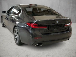 BMW 5 Series foto 3