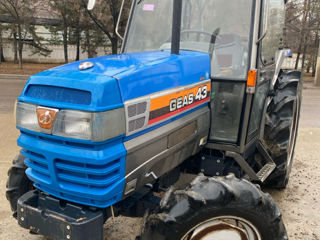 Tractor japonez Iseki Geas 43F. foto 1