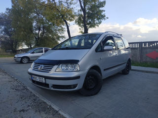 Volkswagen Sharan foto 1