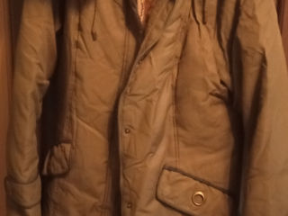 Пальто пуховик легкое, в отличном состоянии размер 46-48