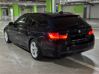 BMW 5 Series Touring foto 3