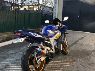 Yamaha R6 foto 4