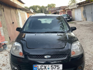 Ford Fiesta foto 3