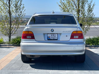 BMW 5 Series foto 5